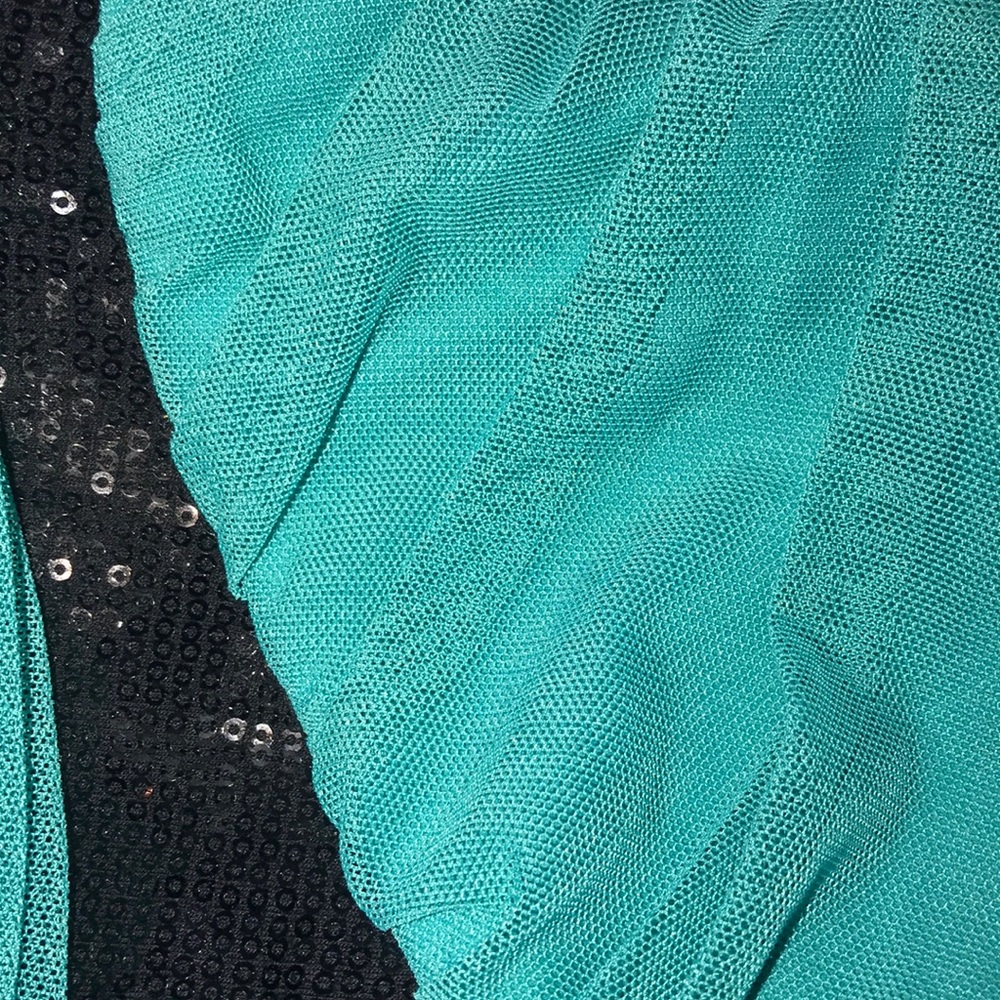 XOXO FORMAL DRESS - Picture 4 of 4